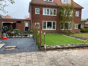 Kunstgras in voortuin Bloemendaal